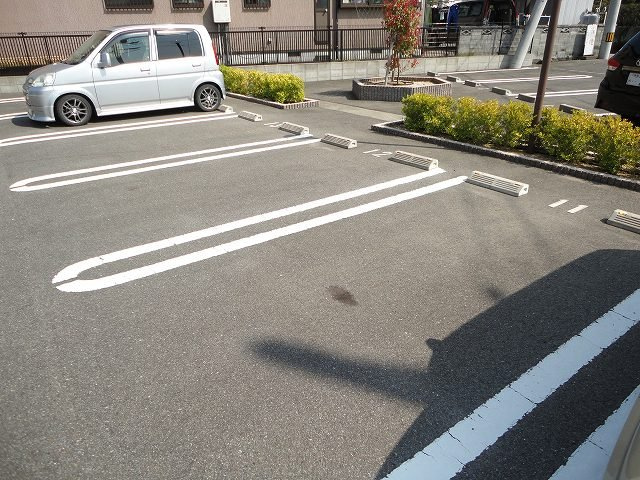レモングラス　Ａの駐車場|駐車スペースもあります