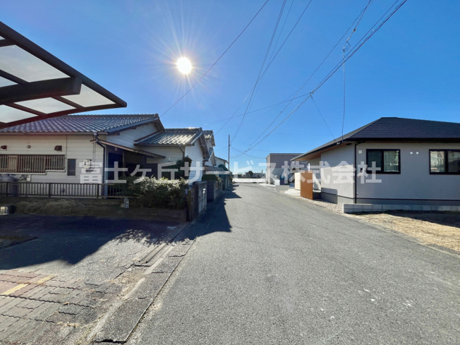 【前面道路含む現地写真】 | 磐田市下岡田　磐田南小近くの売土地 | 前面道路含む現地写真です