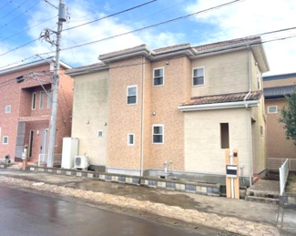 【外観】 | 成田市並木町　中古戸建 | 内装リフォーム済み令和7年12月　オール電化・太陽光発電パネル 駐車2台可能 平成28年1月築