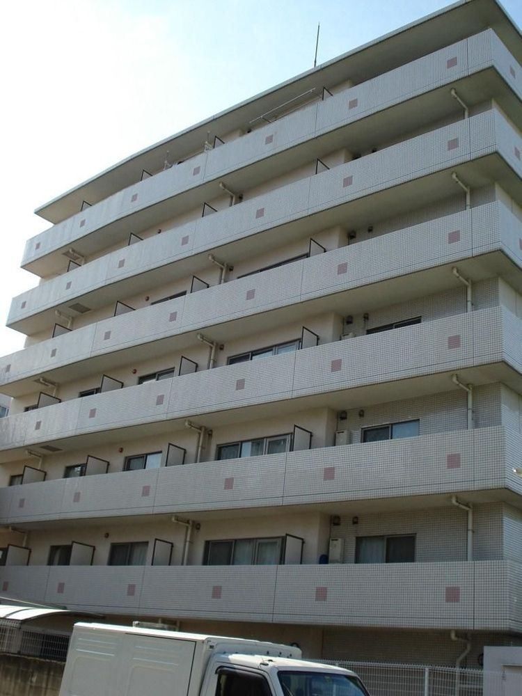 秀和第２日暮里レジデンスの外観