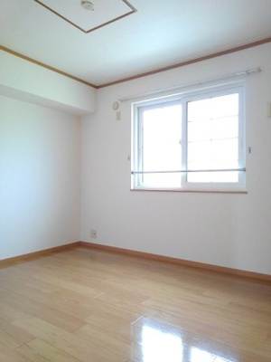 【内装】 | グレイスＦｕｊｉⅡ | 明るい色調の室内です