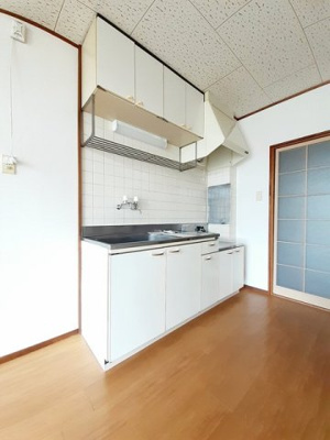 【キッチン】 | シンエイビル | お料理しやすいキッチンです