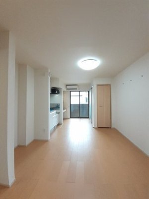 【居間・リビング】 | ヴィラ・グロワール | ゆったりとした居間です