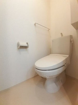 【トイレ】 | ヴィラ・グロワール | 清潔感のあるトイレです