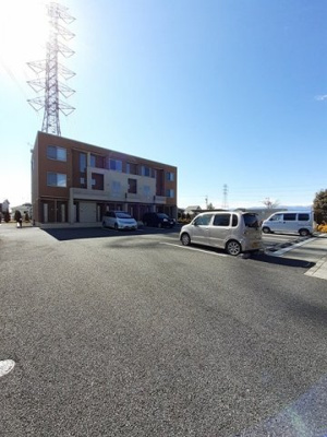 【駐車場】 | クレイドルⅢ | 駐車スペースもあります