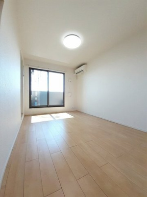 【居間・リビング】 | クレイドルⅢ | 使いやすいリビングです