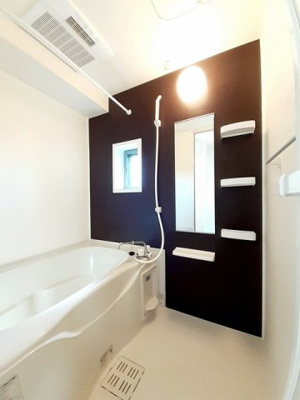 【浴室】 | クレイドルⅢ | 落ち着いた空間のお風呂です