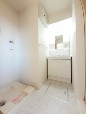 【洗面所】 | クレイドルⅢ | スペースが確保できる洗面所です