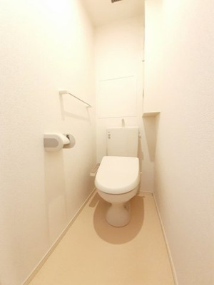 【トイレ】 | クレイドルⅢ | 落ち着いた色調のトイレです