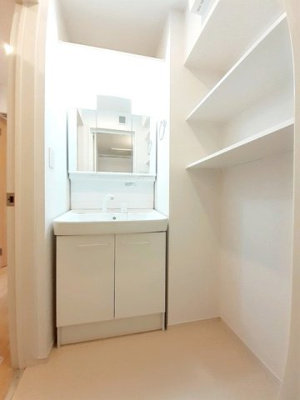 【洗面所】 | ライフシティ－ | ゆったりとスペースのある洗面所