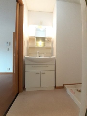 【洗面所】 | ガーデンハウス月代Ａ | 広い洗面スペース