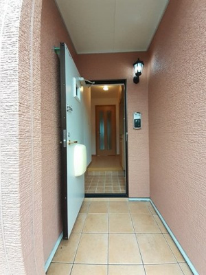 【玄関】 | ウィステリア・ノーヴァ | 収納もある玄関です