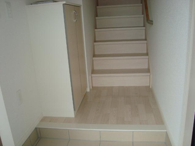 【玄関】 | ロイヤルプレイス | 玄関