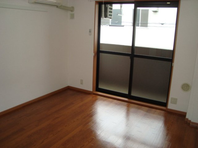 【内装】 | プルニエ | 洋室