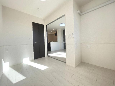 【内装】 | グランルーヴル | 洋室①