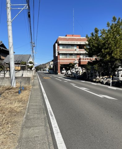 牟礼町牟礼　土地の前面道路含む現地写真