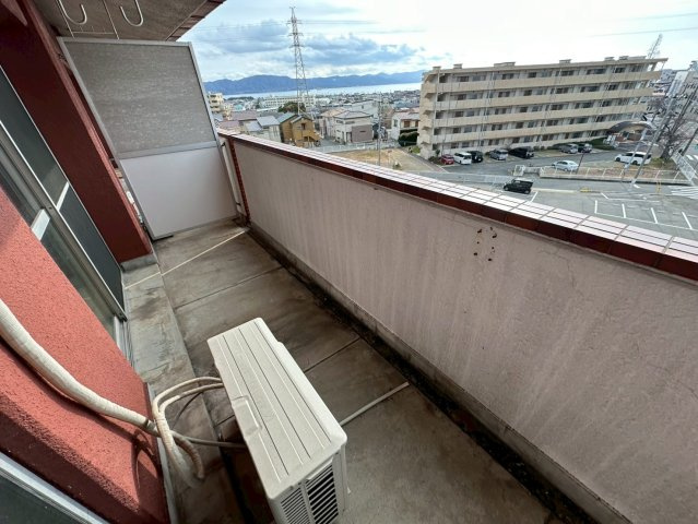 YKハイツ宮の上のバルコニー