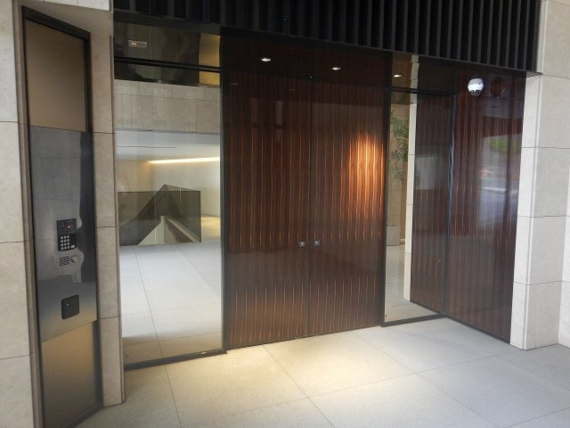 ブランズ麻布狸穴町のエントランス