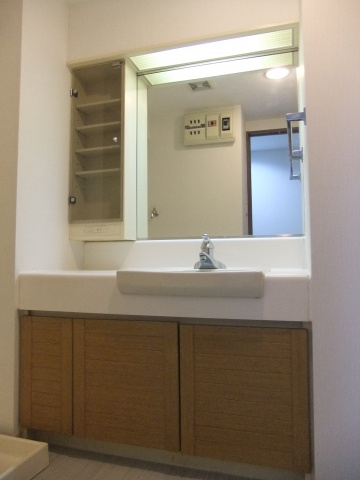 ツインシティ東砂アネックスの洗面所|コンパクトで使いやすい洗面所