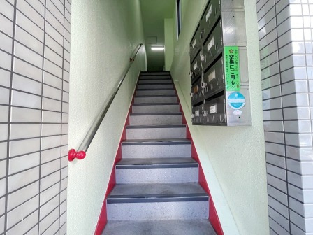 北区田端新町２丁目の賃貸マンションのエントランス