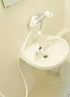 【洗面所】 | ワタナベビル | 洗面台です。