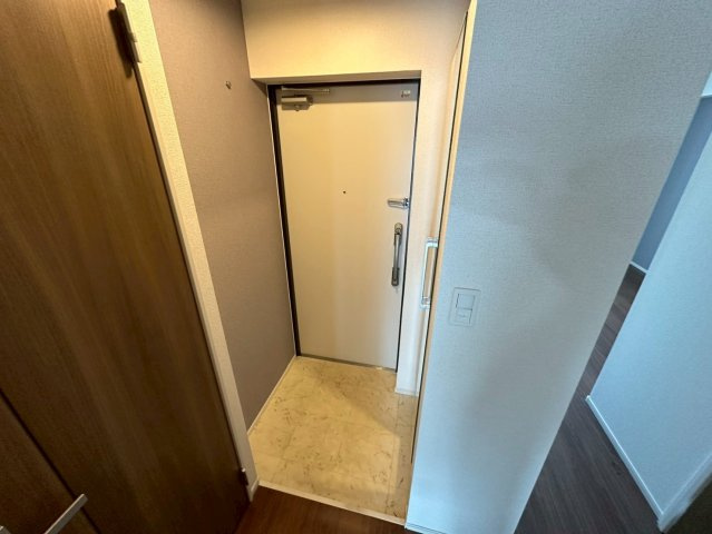 エムライズ大観町の玄関