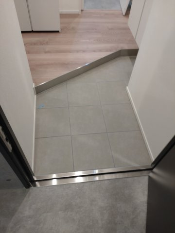 SYFORME ITABASHI Ⅲの玄関|※同タイプ参考写真です（natural）