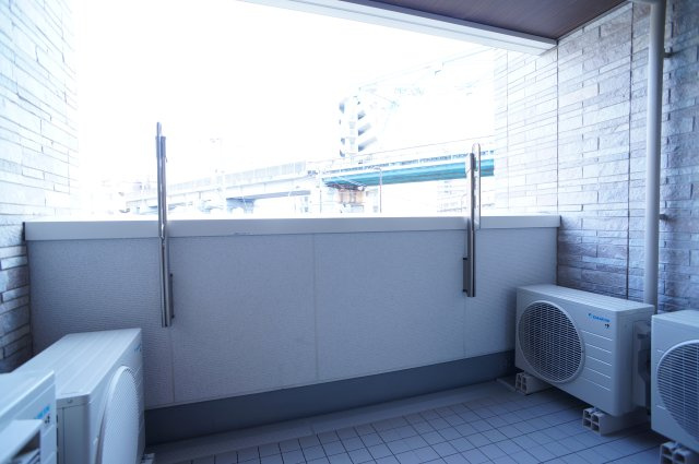 Purple7 西葛西のバルコニー