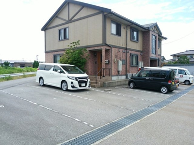 【駐車場】 | ガーデン花水木