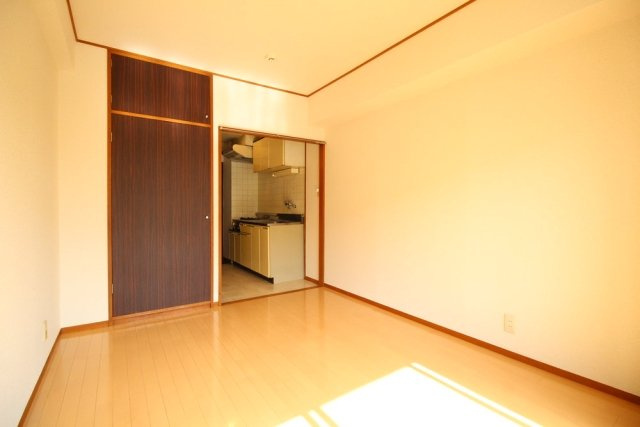 アーク境南町の洋室