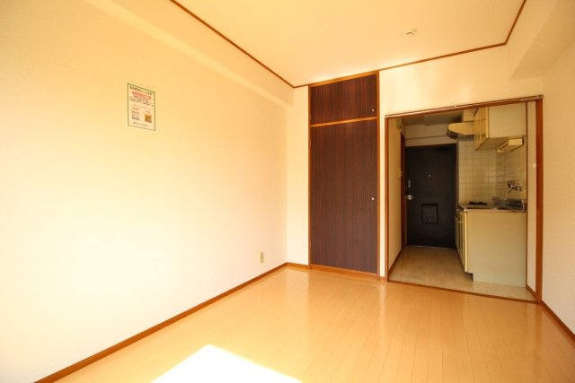 アーク境南町の洋室