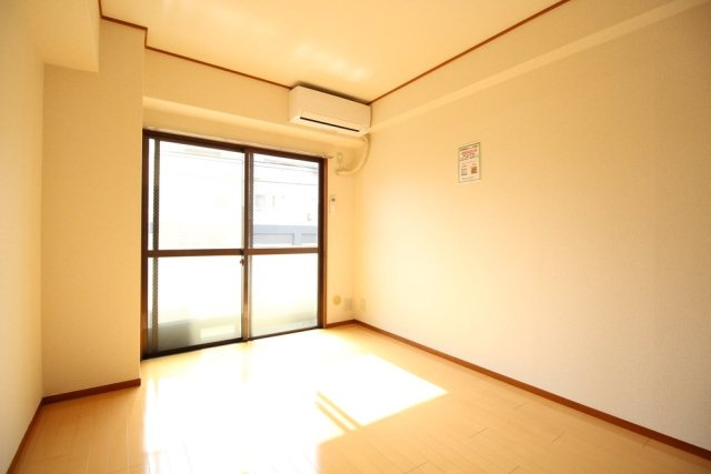 アーク境南町の洋室