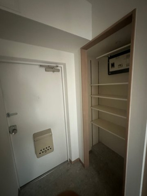 【玄関】 | ハイネスロワイヤル