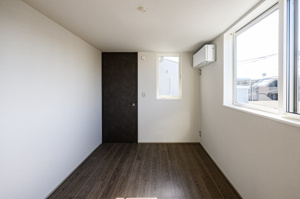 【洋室】 | ご自宅から現地まで、当社スタッフがお車にて、「お迎え・お送り」をしております。ぜひお気軽にお問い合わせくださいませ♪