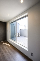 【バルコニー】 | ご自宅から現地まで、当社スタッフがお車にて、「お迎え・お送り」をしております。ぜひお気軽にお問い合わせくださいませ♪