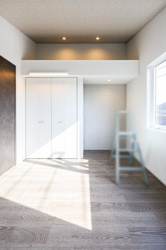 【洋室】 | ご自宅から現地まで、当社スタッフがお車にて、「お迎え・お送り」をしております。ぜひお気軽にお問い合わせくださいませ♪