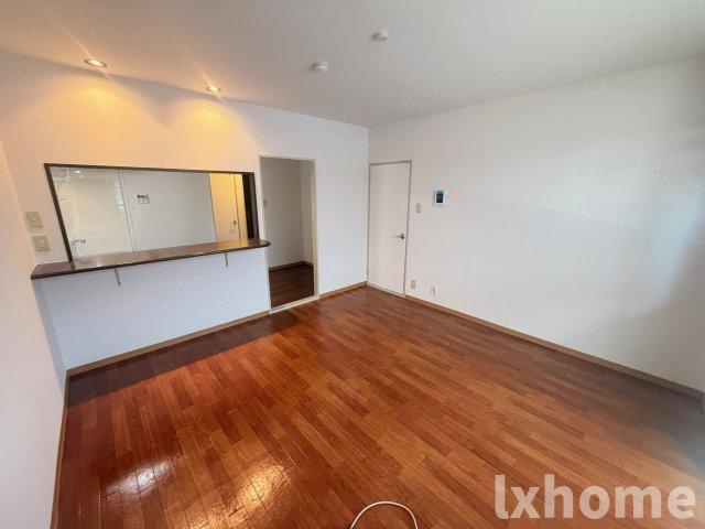 メゾンエルアンドケイの居間・リビング