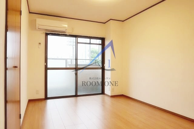 ファミリエ川崎中丸子の居間・リビング|洋室のお部屋です。