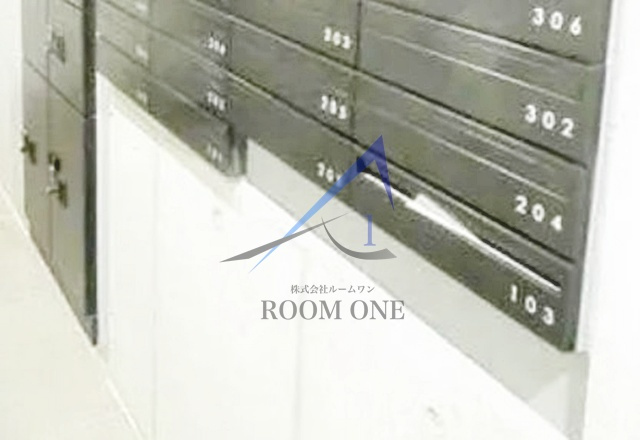 ＬＡＵＲＥＬ　ＴＯＧＯＳＨＩのその他共用部分|集合ポストです。