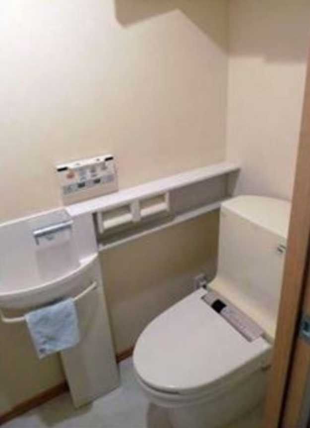 YORK　RESIDENCE　トランクルーム　２面バルコニー　管理人巡回のトイレ