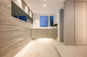 【玄関】 | ご自宅から現地まで、当社スタッフがお車にて、「お迎え・お送り」をしております。ぜひお気軽にお問い合わせくださいませ♪