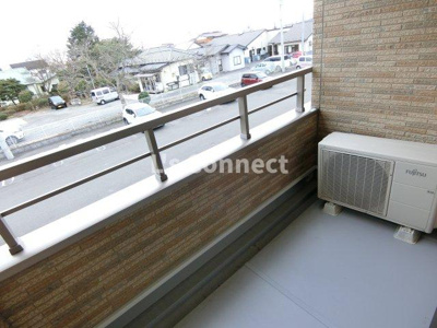 【バルコニー】 | カーサピアッツァⅠ | ２階のお部屋で洗濯物もたくさん干せます。