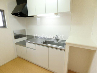 【キッチン】 | カーサピアッツァⅠ | ２口ガスコンロ設置可能なキッチンです。