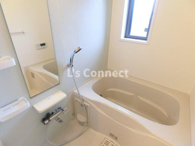 【浴室】 | カーサピアッツァⅠ | 追焚き、浴室乾燥付きのお風呂。