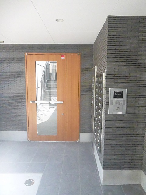 リブリ・ベレッツァのエントランス|エントランスオートロック(^^)/