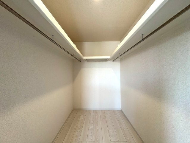 駿河区下川原五丁目9期　全６棟　4号棟　新築分譲の収納|WIC。家族の衣類などしっかり収納できます。