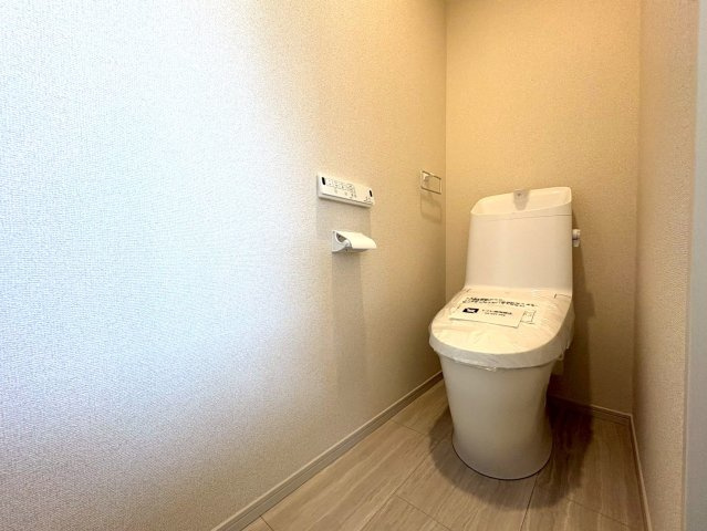 駿河区下川原五丁目9期　全６棟　4号棟　新築分譲のトイレ|各階にトイレがあるため、朝の支度もスムーズにすすみます。