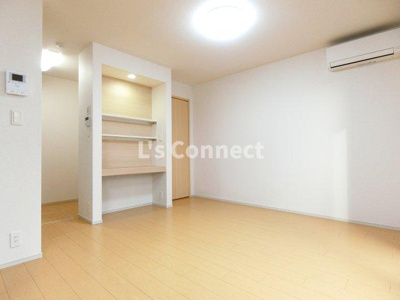 【内装】 | カーサピアッツァⅢ | 居室と寝室を分けて生活できる１ＬＤＫ。