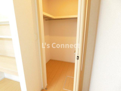 【収納】 | カーサピアッツァⅢ | ウォークインクロゼットでお荷物もすっきり収納。