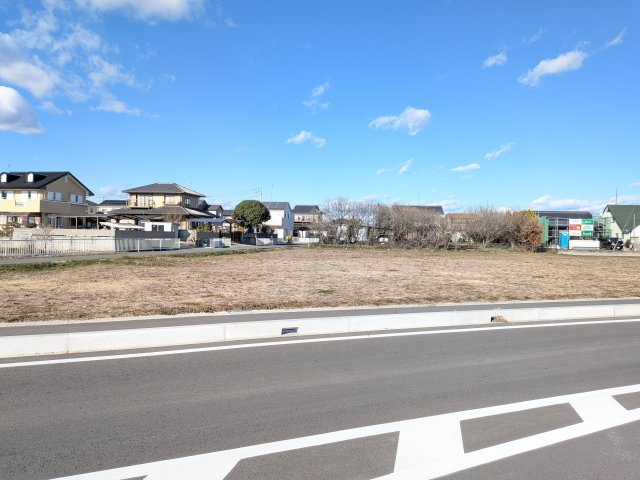 茨城町前田第6　全14区画　分譲宅地　建築条件なしの前面道路含む現地写真